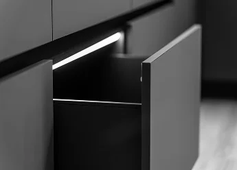 Для освітлення, світлових ліній та світильників